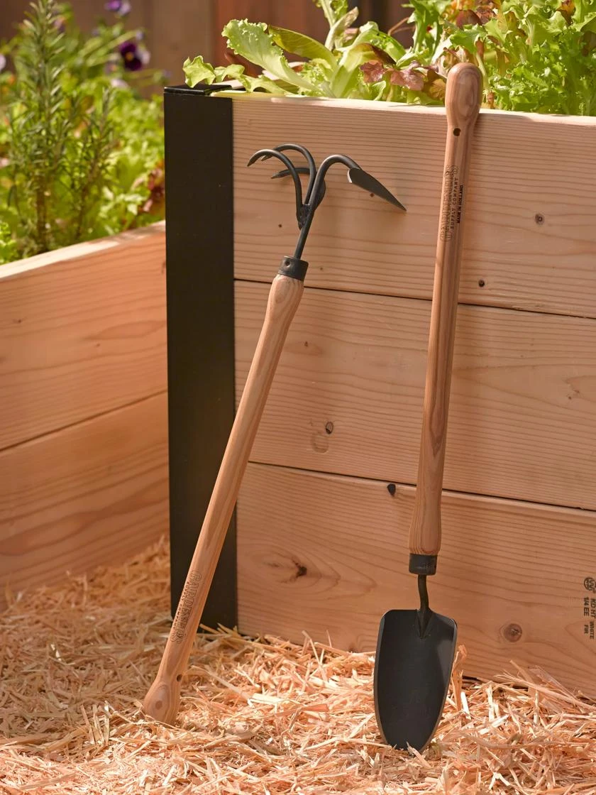 Gardener's Lifetime Raised Bed Trowel - Image 2