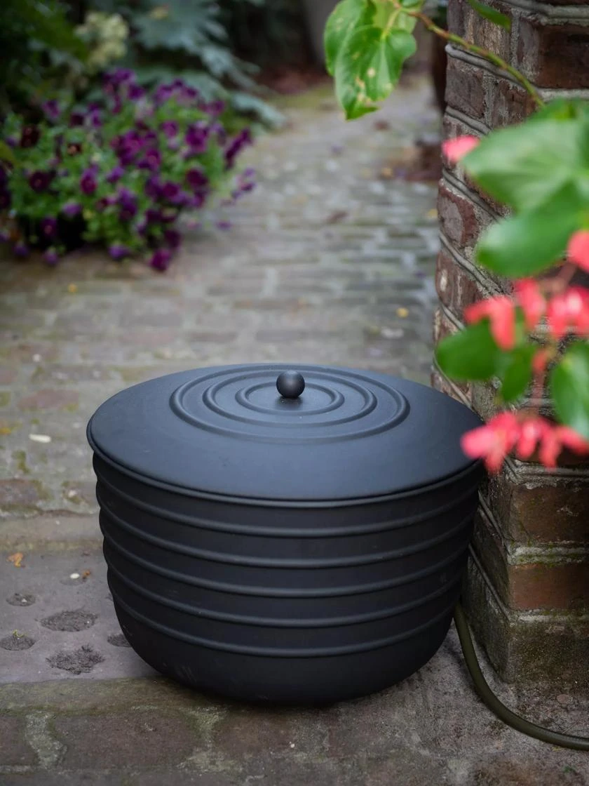 Matte Black Ribbed Hose Pot With Lid - Image 2